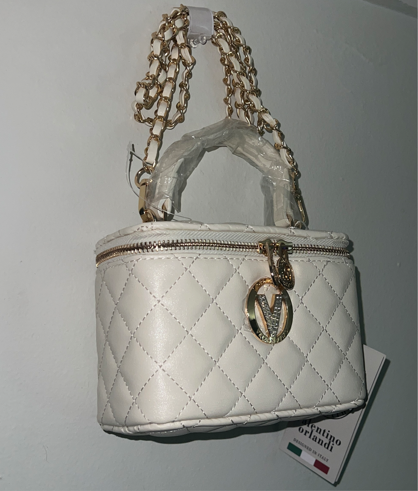 Valentino Orlandi White Quilted Handbag – Elegant Gold Chain Shoulder Bag